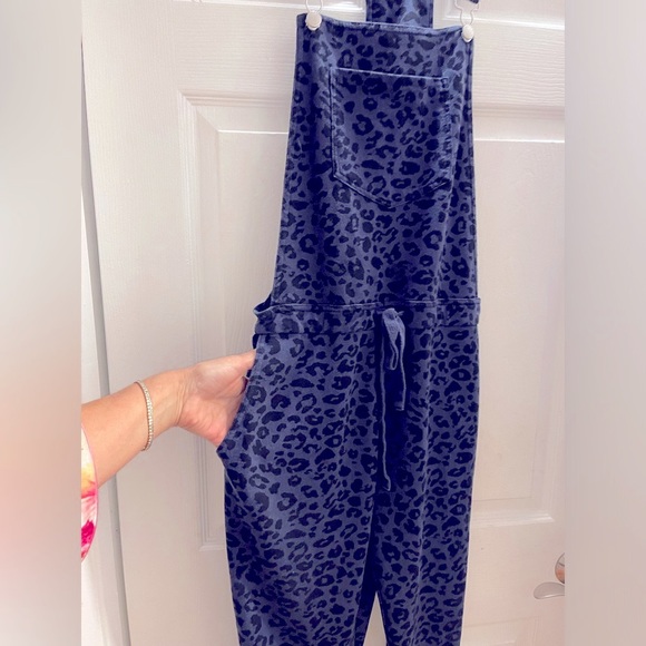 Z supply Mureile Navy Blue Leopard Print knit Overalls in medium - Picture 12 of 12